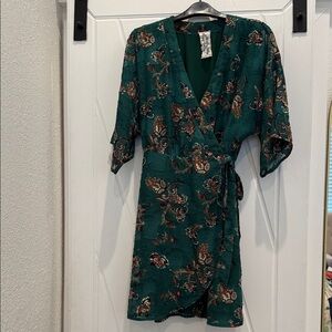 Sadie & Sage Emerald Green Paisley Wrap Mini Dress
